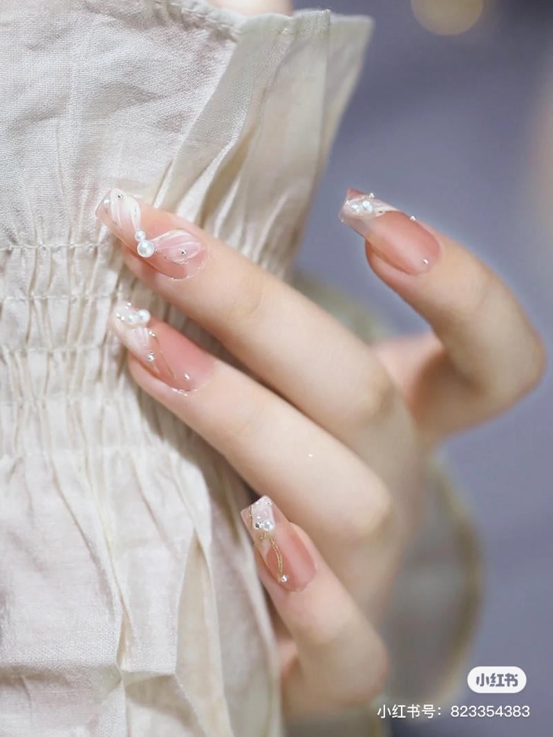 mau-nail-nhe-nhang-cardina__18__3f5bebd4ca8c4aca9e09219330c7b336 Mẫu nail đẹp nhẹ nhàng cho cô dâu