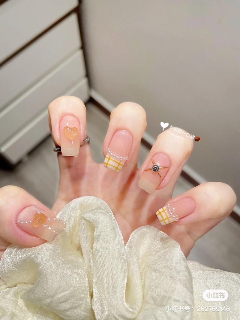 mau-nail-nhe-nhang-cardina__50__d6075d311b944e7d9c73f991414d89cb Mẫu nail đẹp nhẹ nhàng cho học sinh- sinh viên