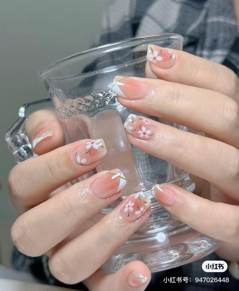 mau-nail-nhe-nhang-cardina__64__adc94314132846949ef947b29c64616d Mẫu nail nhẹ nhàng cho móng ngắn