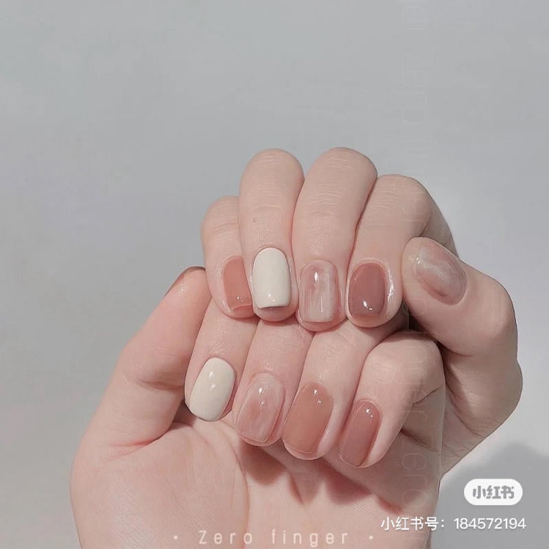 mau-nail-nhe-nhang-cardina__73__fc98b858e6f74e0e80469843d45b8674 Mẫu nail nhẹ nhàng cho móng ngắn