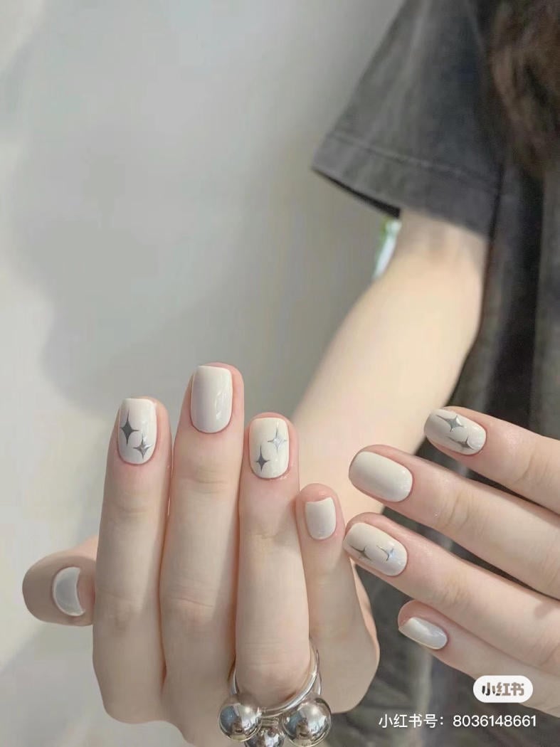 mẫu nail trắng