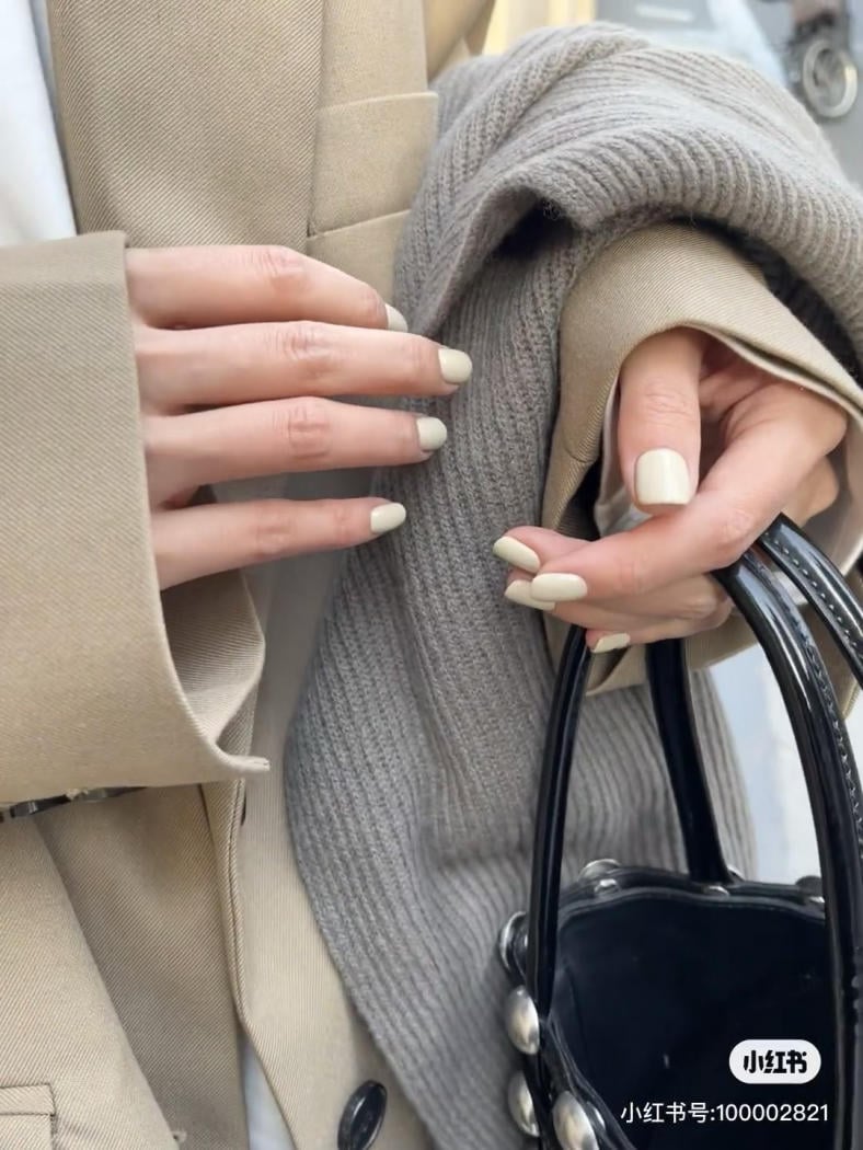 mẫu nail trắng sữa