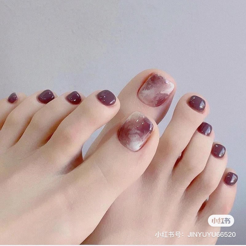 Mẫu móng chân sơn trơn vân đá