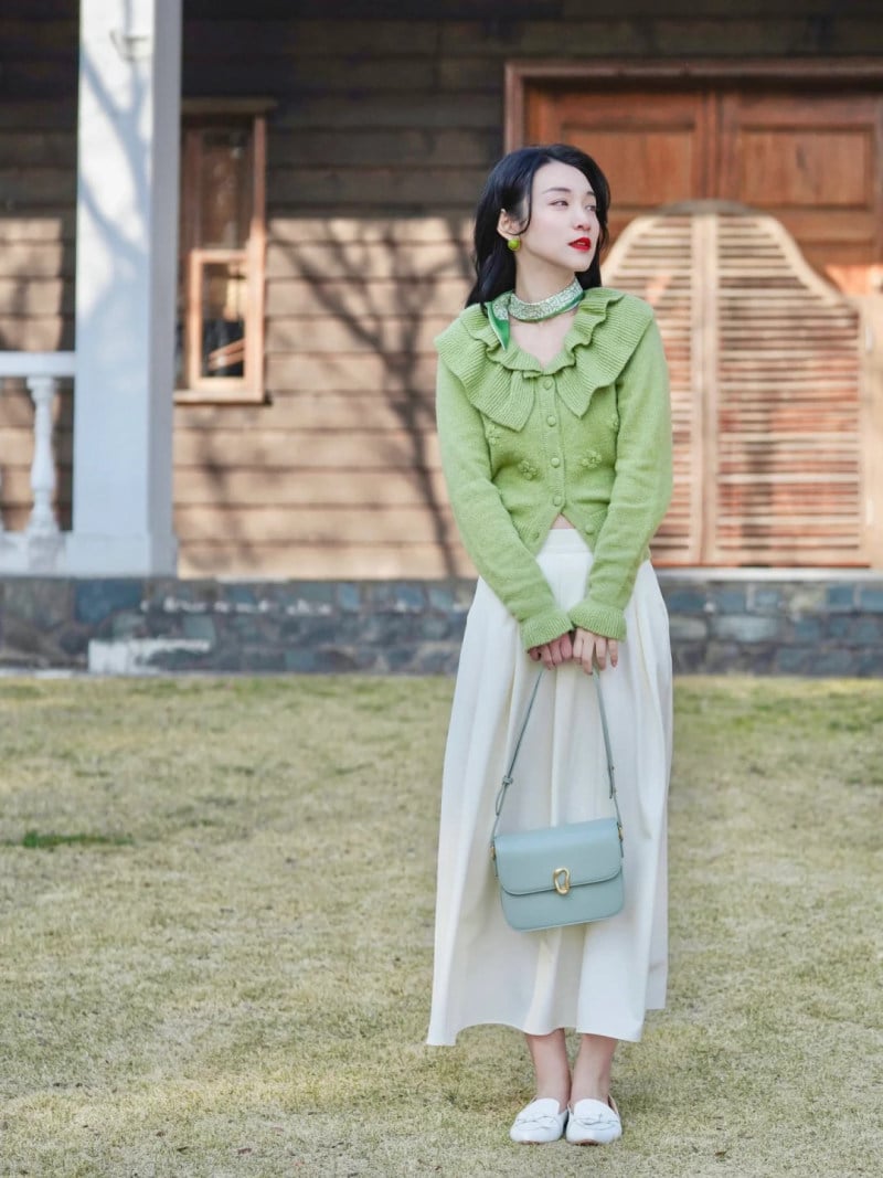 mau-xanh-luc-cardina-10-jpg_193527821db9430db12cbb402fa7030e phối đồ xanh lục với trắng