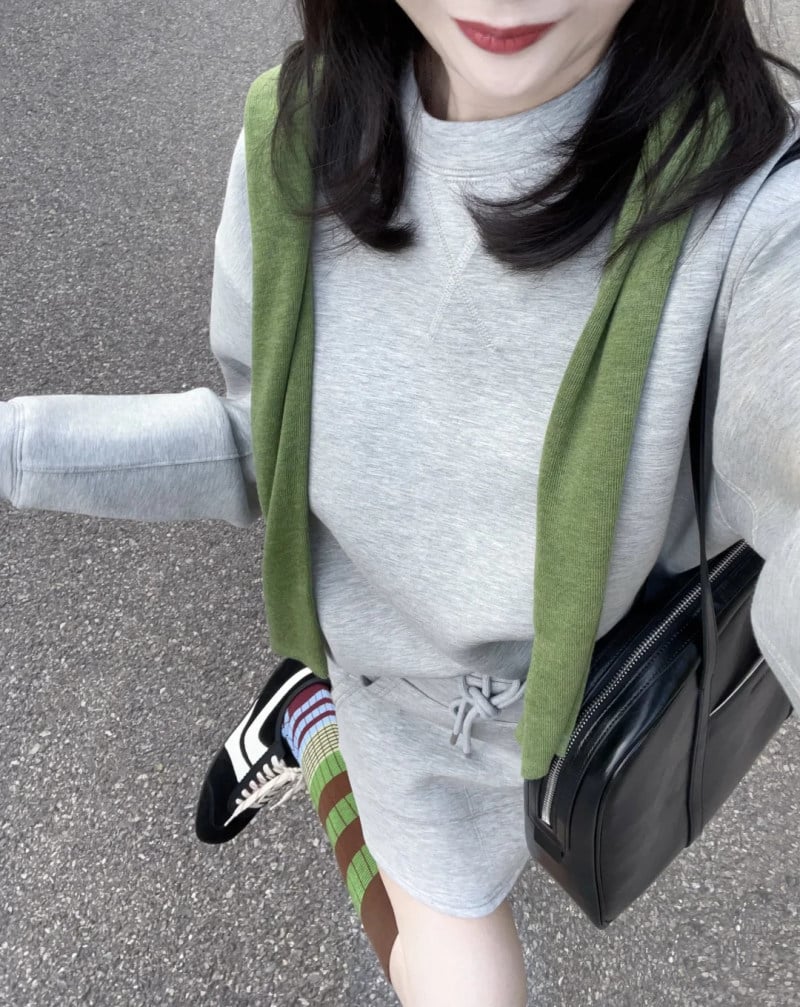 mau-xanh-luc-cardina-13-jpg_b4729eddefe34264a5d198929e2879cb phối đồ xanh lục với xám