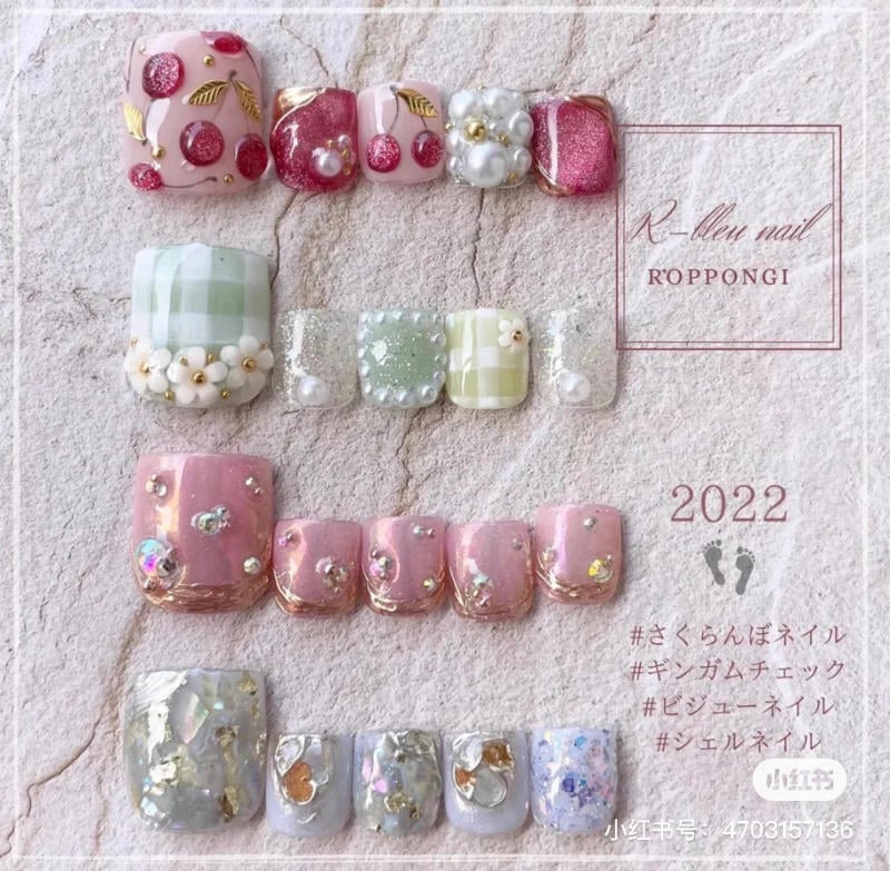 Các mẫu móng chân giả tinh tế