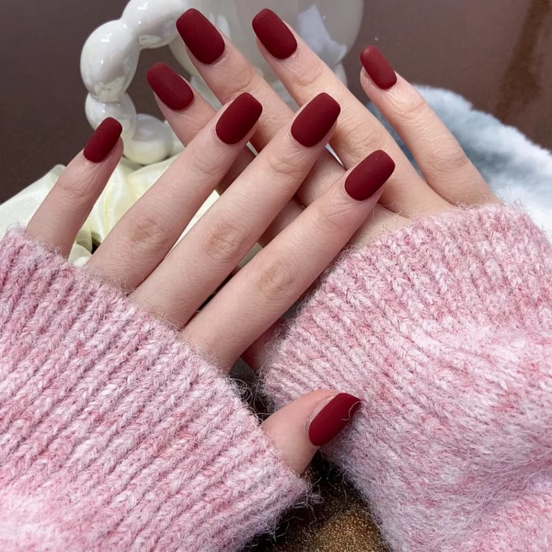 Mẫu nail màu đỏ đô phủ nhám nail đỏ đô phủ nhám