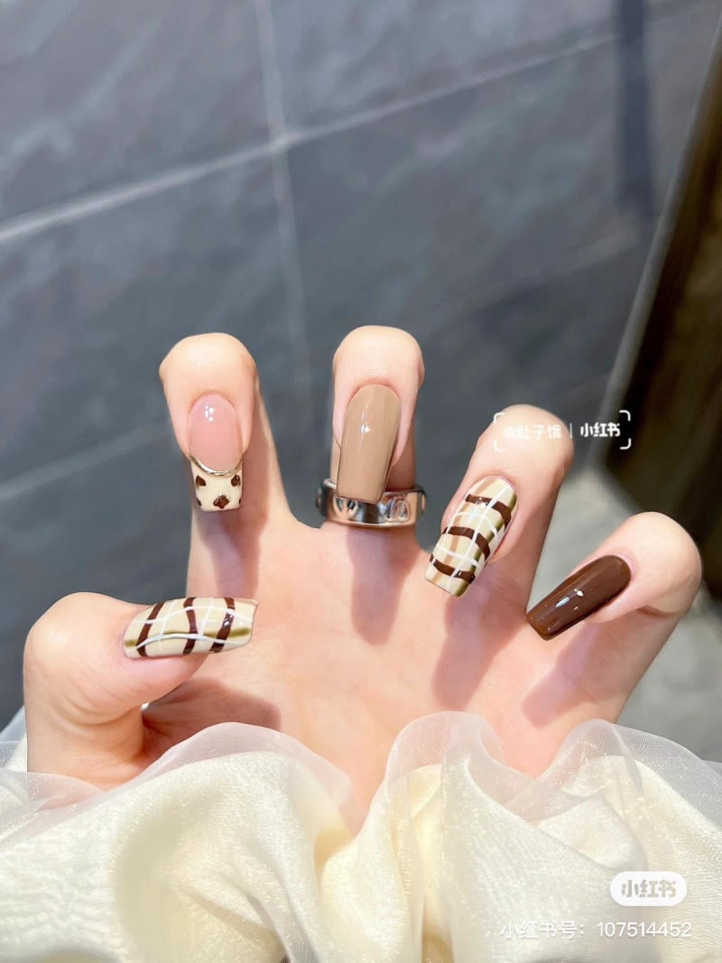 nail-tet-2023__8__7f7845ce34ce45618d65c9f0e9f1ace1 nail tết thanh lịch