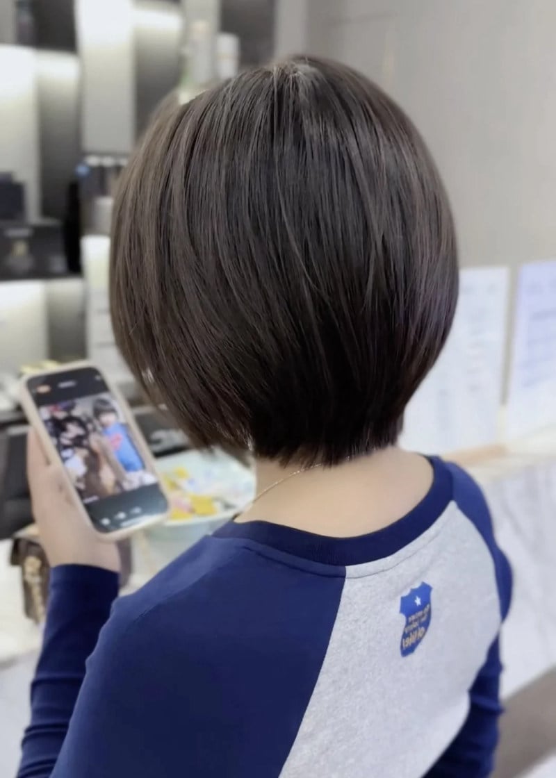 tóc ngắn layer duỗi thẳng cho mặt tròn