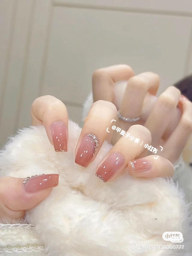 ombre-nails__12__a54ea43361b64cac9546d0baf7389a0a mẫu nail ombre đính đá