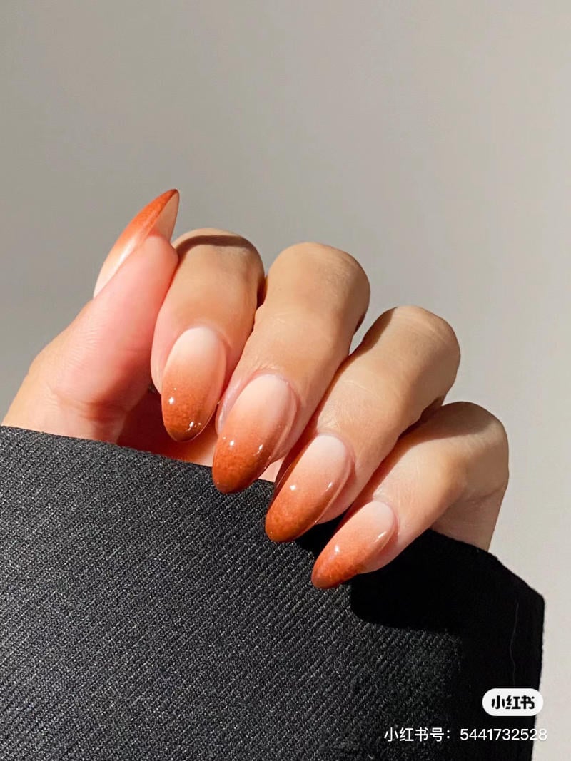 ombre-nails__3__f282caf6d71a4c14aedb2a3e552d2df7 mẫu nail ombre màu nâu
