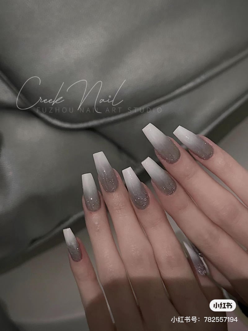 ombre-nails__5__481008933af8443eb7a9d2de99823bee mẫu nail ombre màu xám