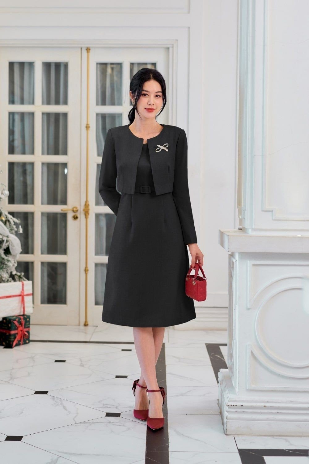 outfit-chat-da-tweed__9__364474150c36496bbdd2950881d97bee Set đầm liền và áo khoác lửng dạ tweed đen sang trọng