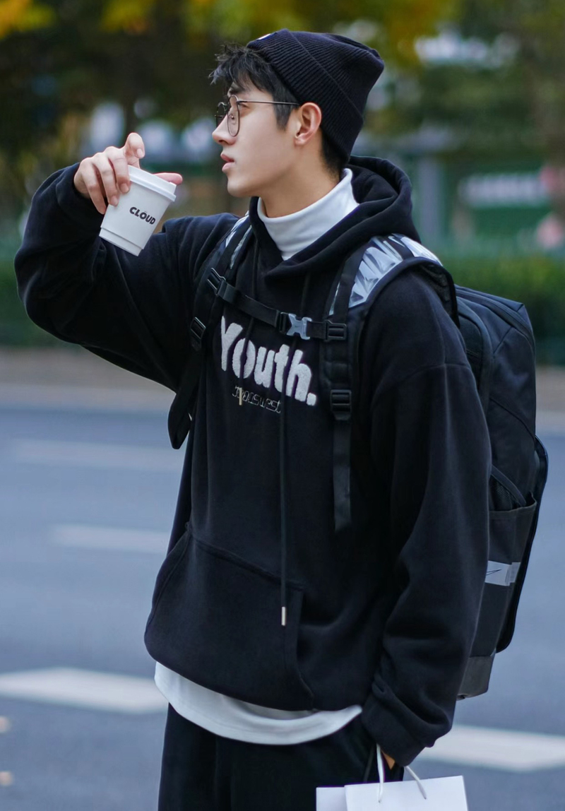 phoi-do-voi-ao-len-co-lo-nam__7__41b4380b59d8406196a9b2362bd3b773 Áo len cổ lọ nam và áo hoodie