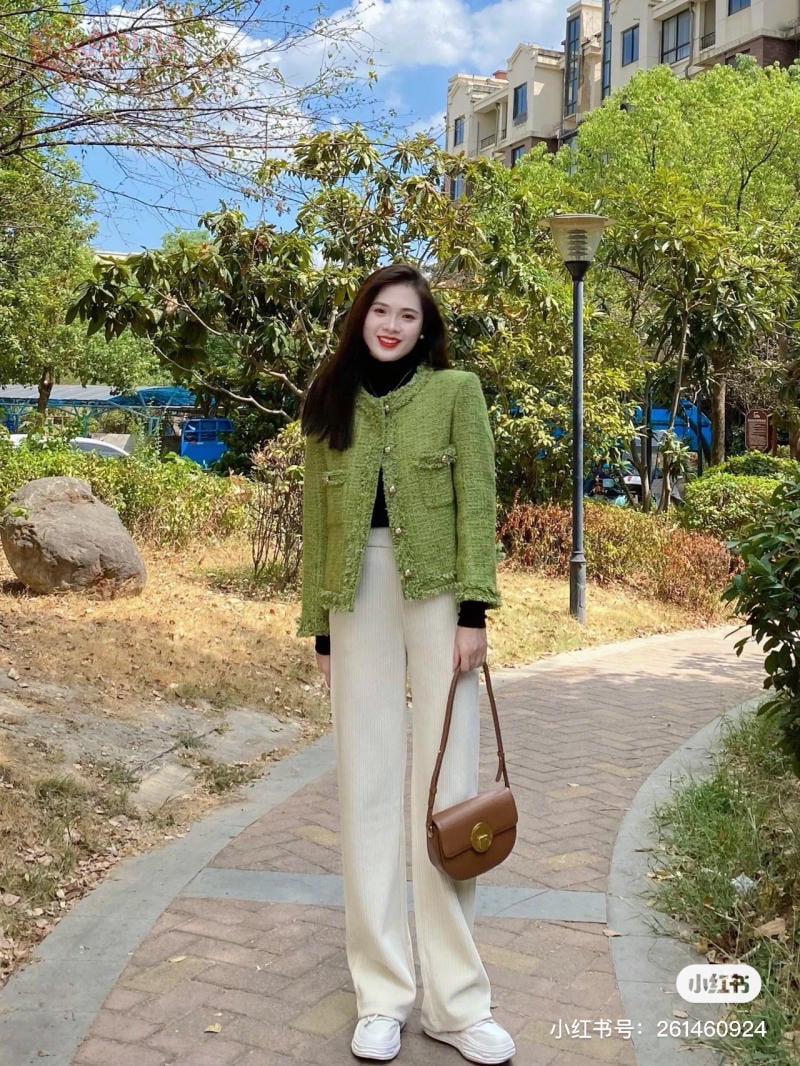 Áo khoác tweed và quần tây ống rộng