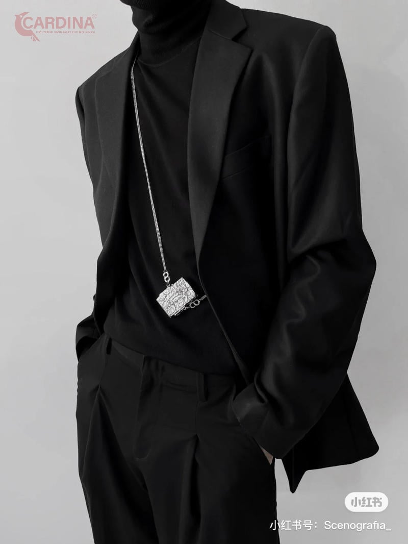 Phong cách All Black với quần tây ống rộng