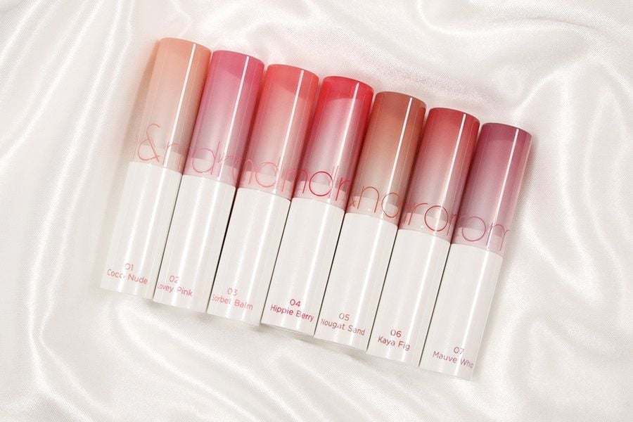 son-duong-romand__3__e24397bfa3f14b9ba6ec48fda3c07270 Bảng màu son dưỡng Romand Glasting Melting Balm