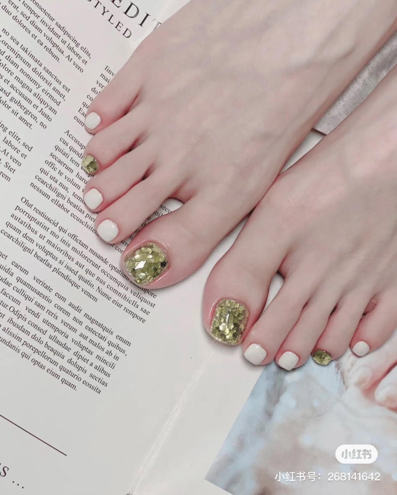 Mẫu móng chân đẹp cho da vàng màu trắng sữa