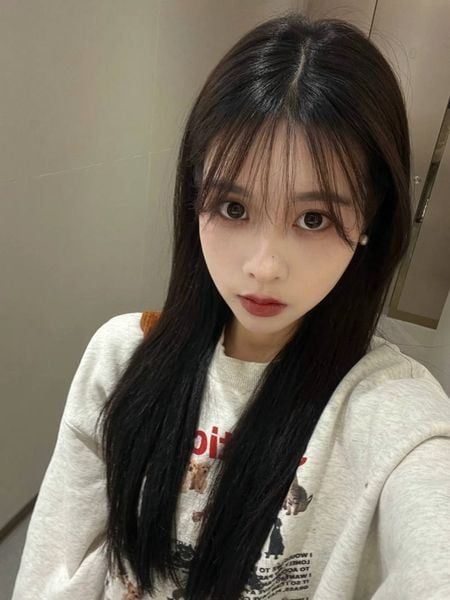 Tóc mái mưa nhọn độc đáo và cuốn hút toc mai mua 12 jpg b9eefdeeb611427a81fbf723aad082b5 grande