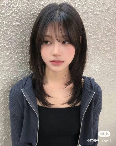 Tóc mái mưa thưa tự nhiên đơn giản mà duyên dáng toc mai mua 2 jpg df43b844422e4fbcb27a32fcbd4411aa grande