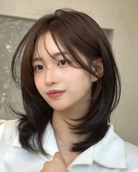 Tóc mái mưa cực hợp với mặt trái xoan toc mai mua 6 jpg 87fd891e794b462fb464648e00d6cc7c grande