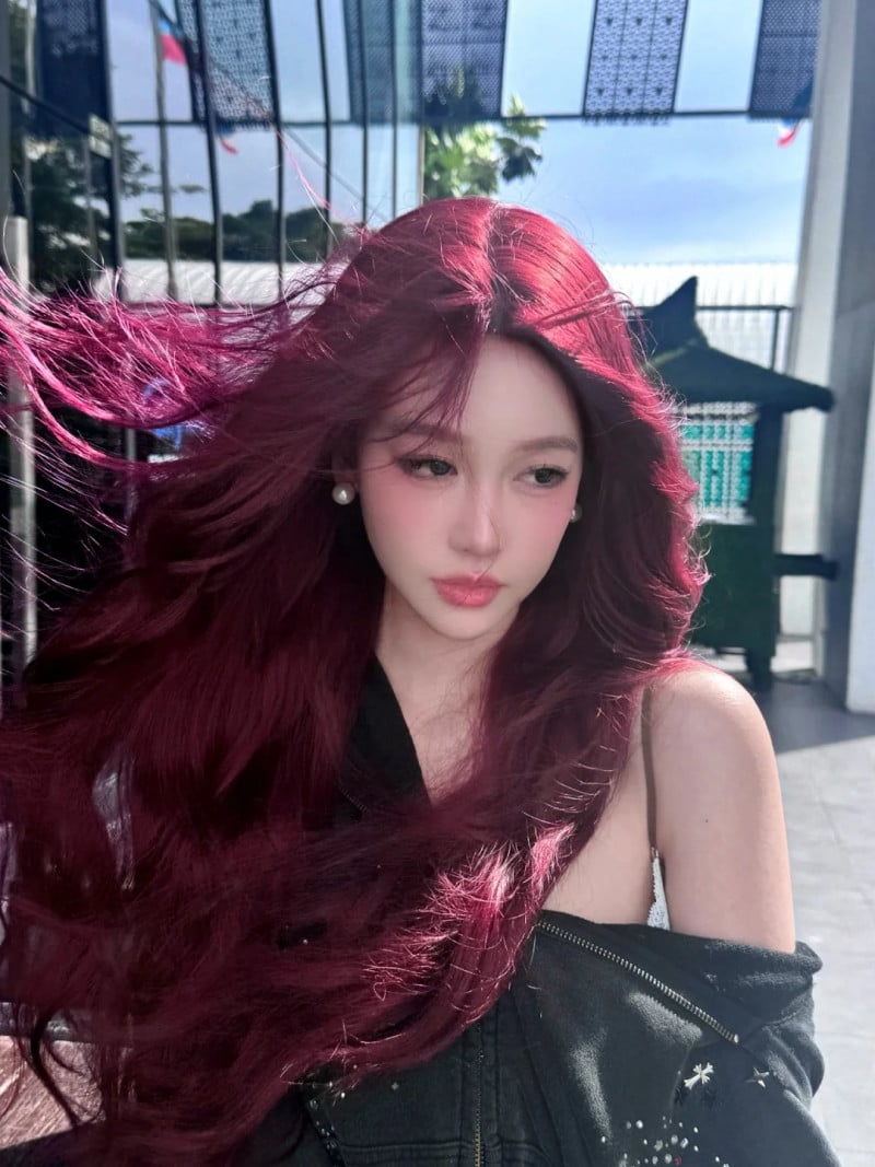 Tóc đỏ cherry xoăn sóng Tóc đỏ cherry xoăn sóng