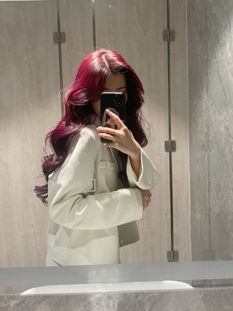 Tóc đỏ cherry với lowlight nâu Tóc đỏ cherry với lowlight nâu