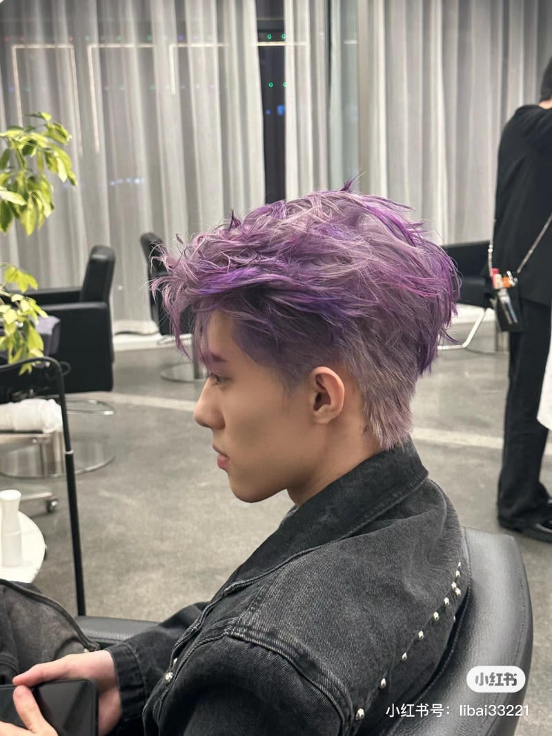 toc-tim-khoi__19__518194db0b2d47359d44411fab207f19 tóc màu tím khói nam