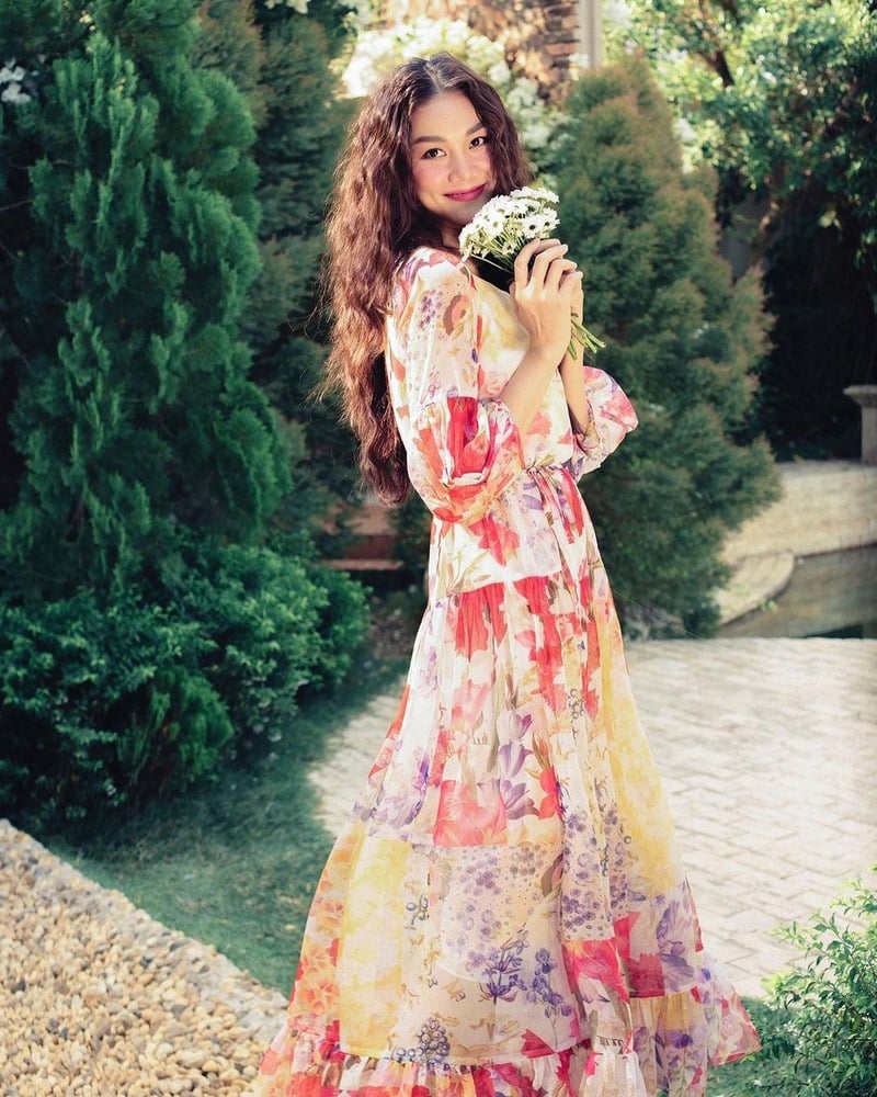 Tóc uốn có cần nhuộm không?