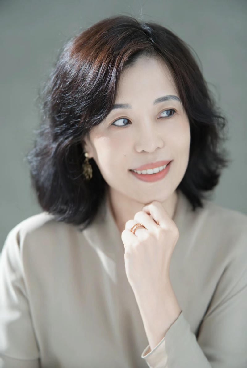 toc-xoan-ngan-cho-nu-trung-nien__36__f29c56e3f5ae4d569077f099afb8a693 Uốn xoăn sóng lọn to cho phụ nữ trung niên tóc ngắn