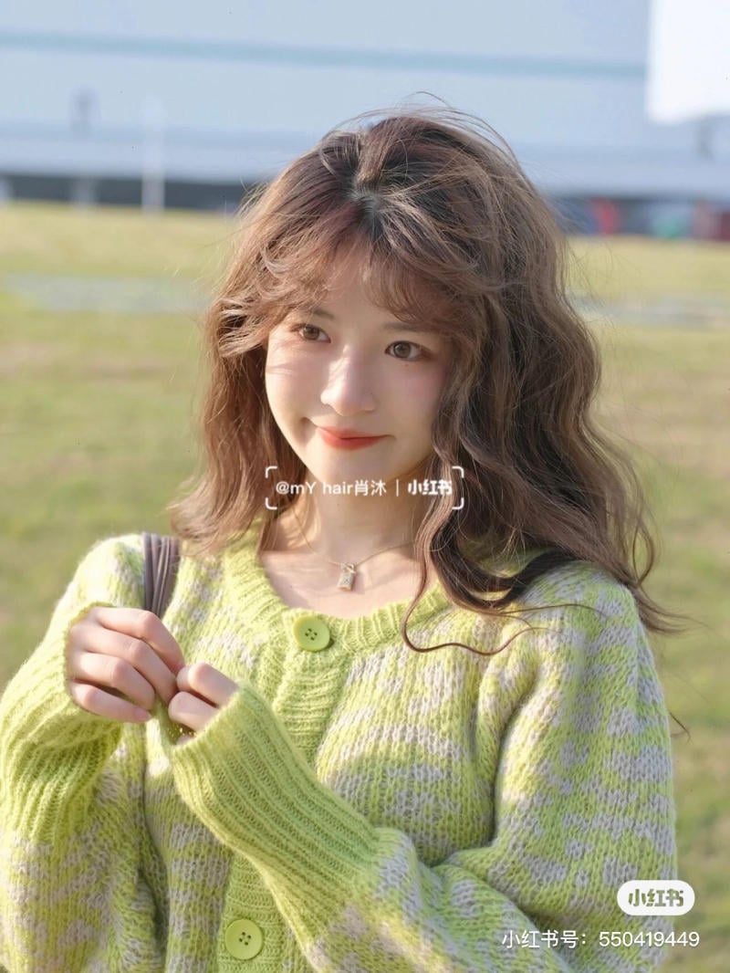 tóc xoăn sóng lơi ngang vai