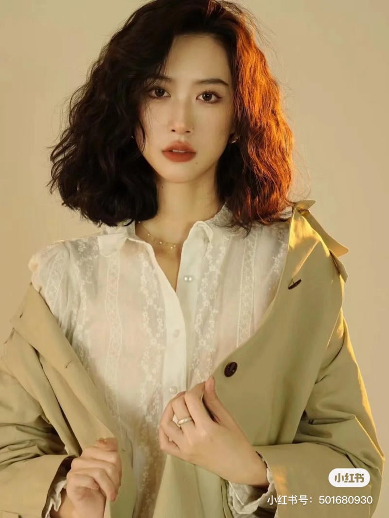 tóc xoăn sóng lơi ngang vai