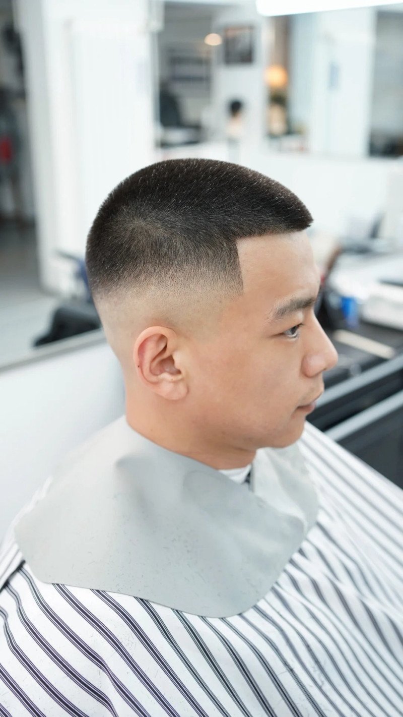 u-toc-dau-dinh-dep-nhat-cardina-2-jpg_49dfbcd3724e46459d0777136d8e1653 kiểu tóc đầu đinh cạo 2 bên