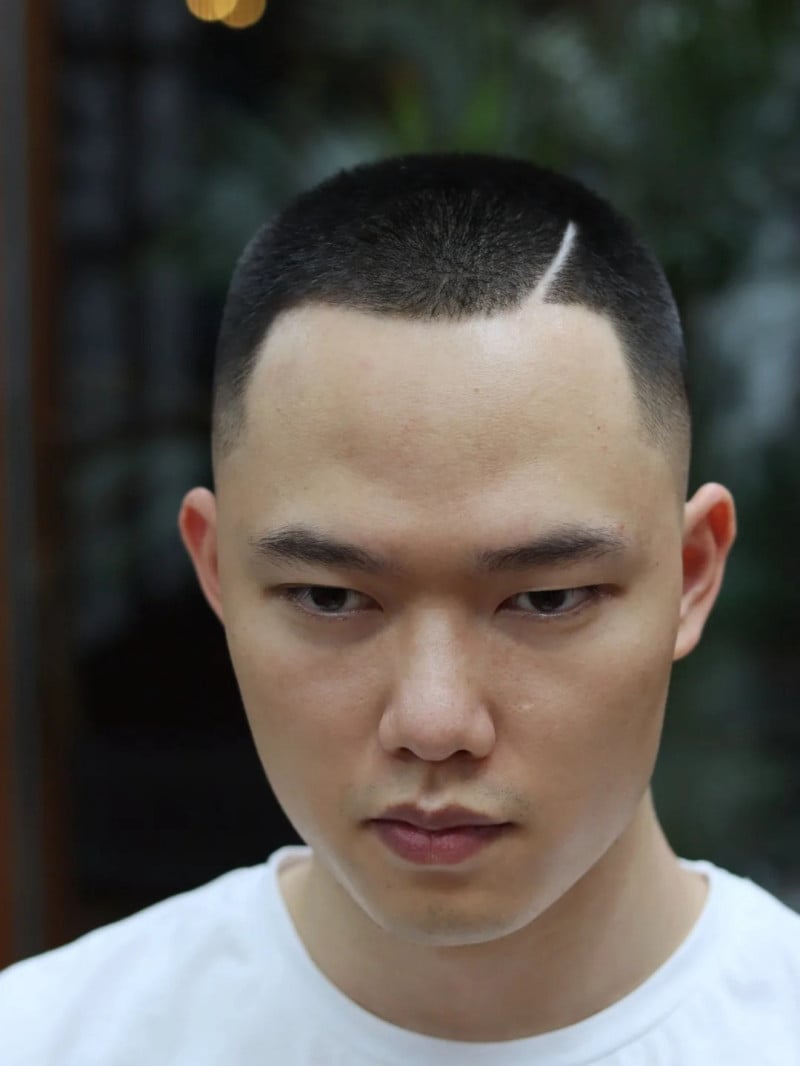 u-toc-dau-dinh-dep-nhat-cardina-7-jpg_7ef3b38685e7465e9d5c72cd22e25fed kiểu tóc đầu đinh kẻ vạch