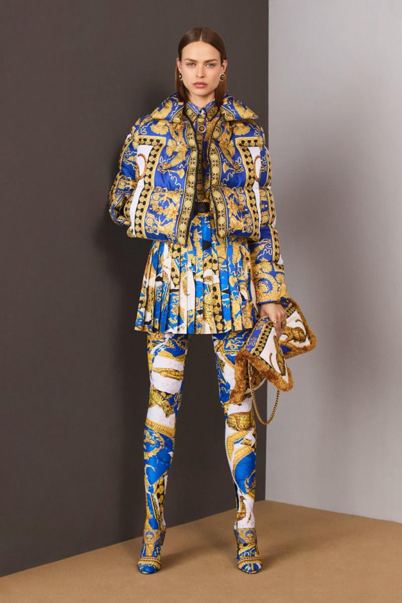 versace_84eb095117c1475cb3d59a0ae6e974aa Global brand là gì?