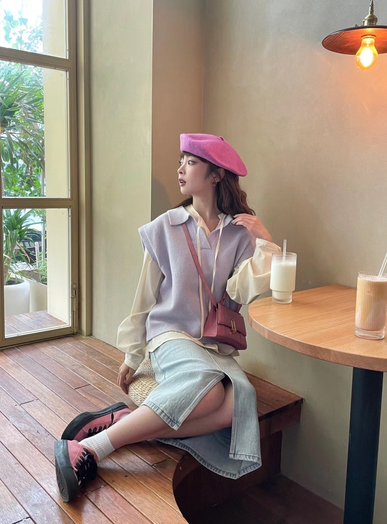 đầm xanh dương nhạt giày hồng Đầm xanh dương nhạt phối cùng giày dép màu hồng pastel